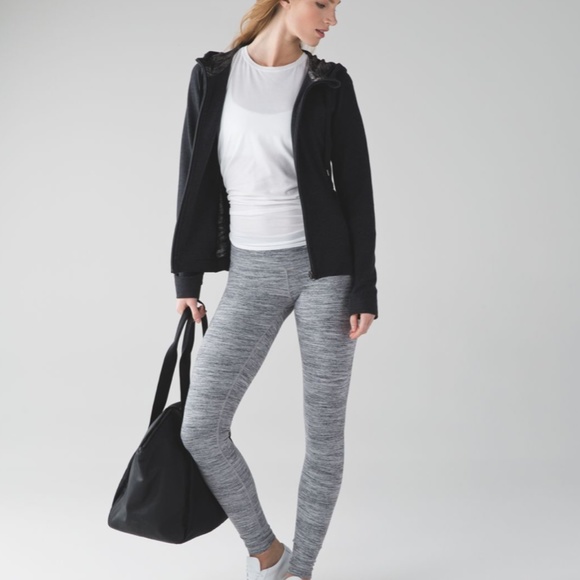 Lululemon Wunder Under III: Size 4 - Picture 10 of 10